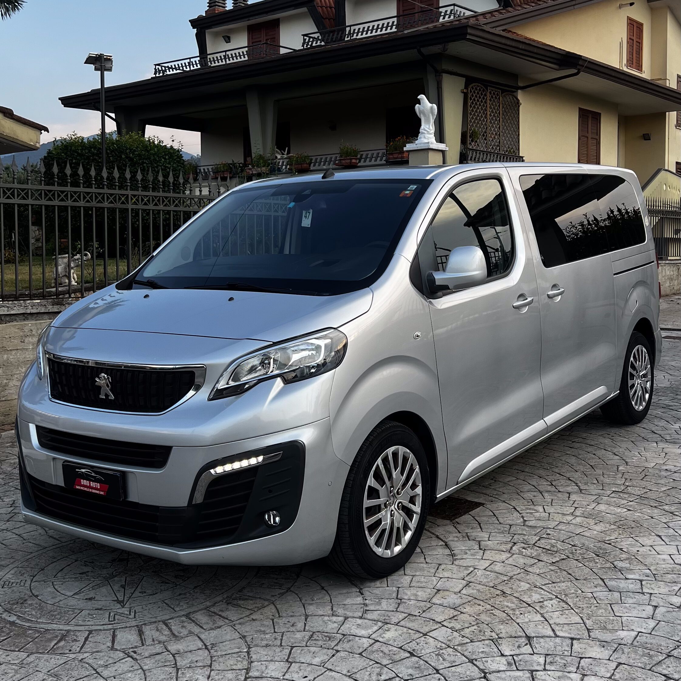 PEUGEOT TRAVELLER 1.5 BlueHDi 120 CV – 8 POSTI – GIUGNO 2019