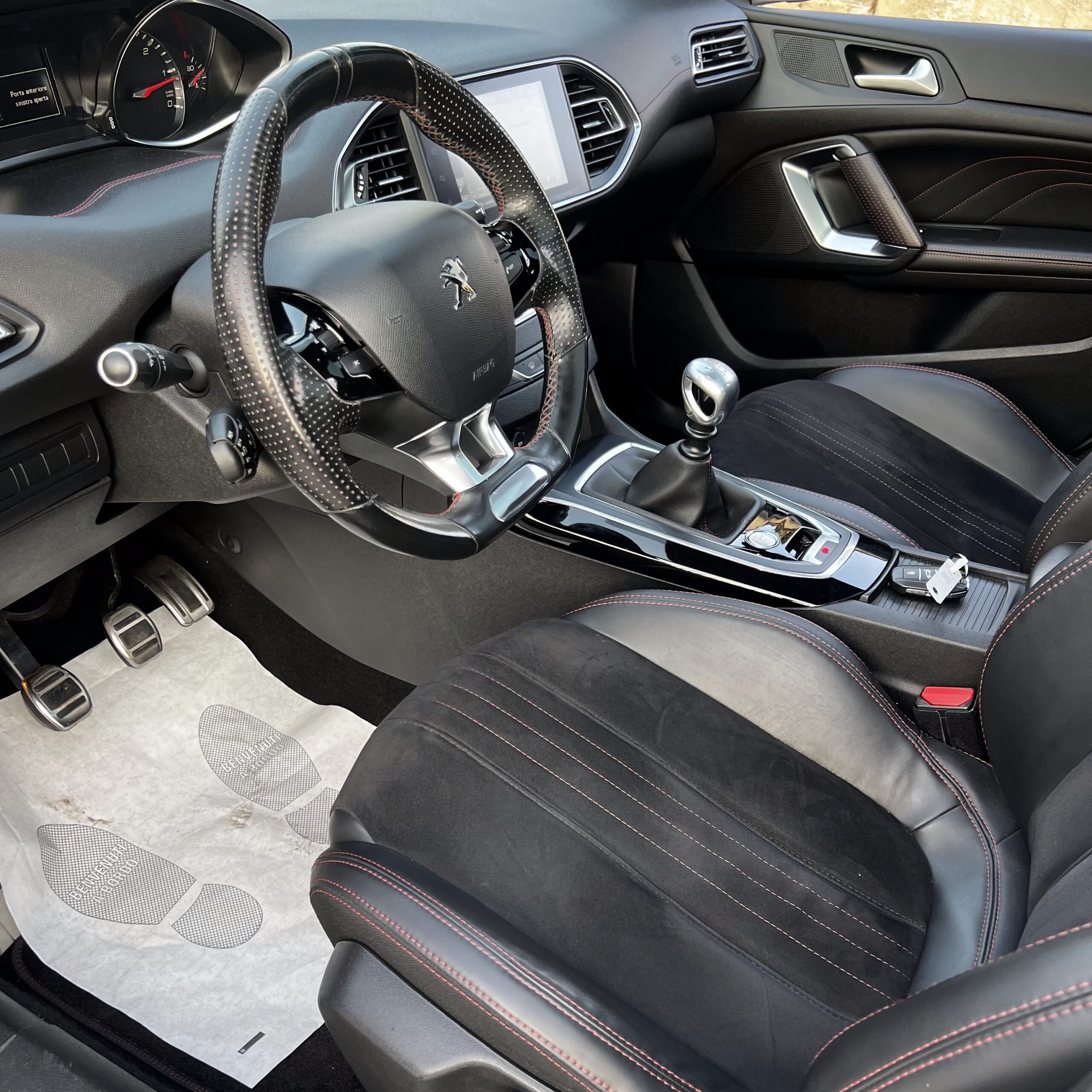 
								Peugeot 308 GT-Line 1.6 BlueHDi 120 CV – Bianco Perla completo									