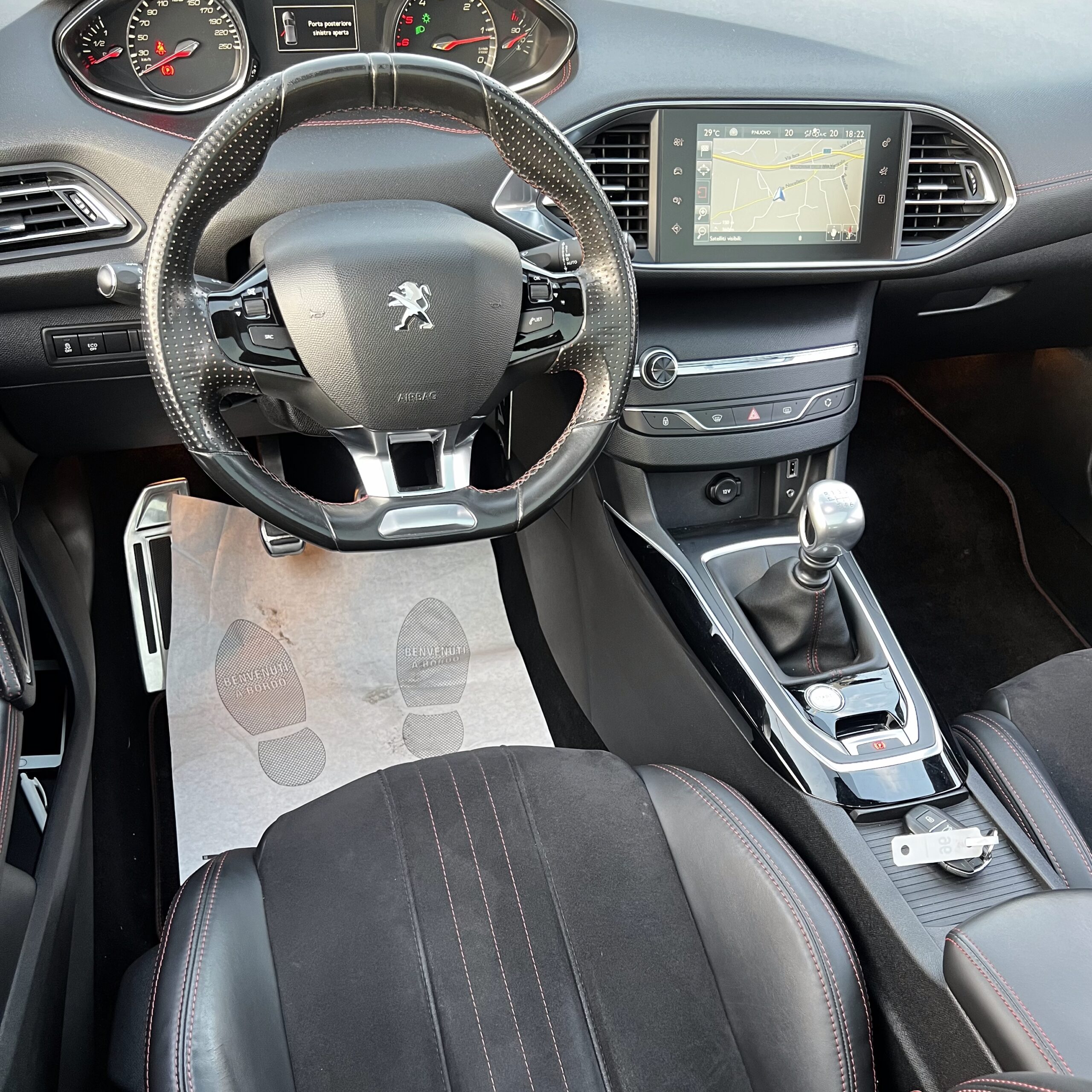 
								Peugeot 308 GT-Line 1.6 BlueHDi 120 CV – Bianco Perla completo									